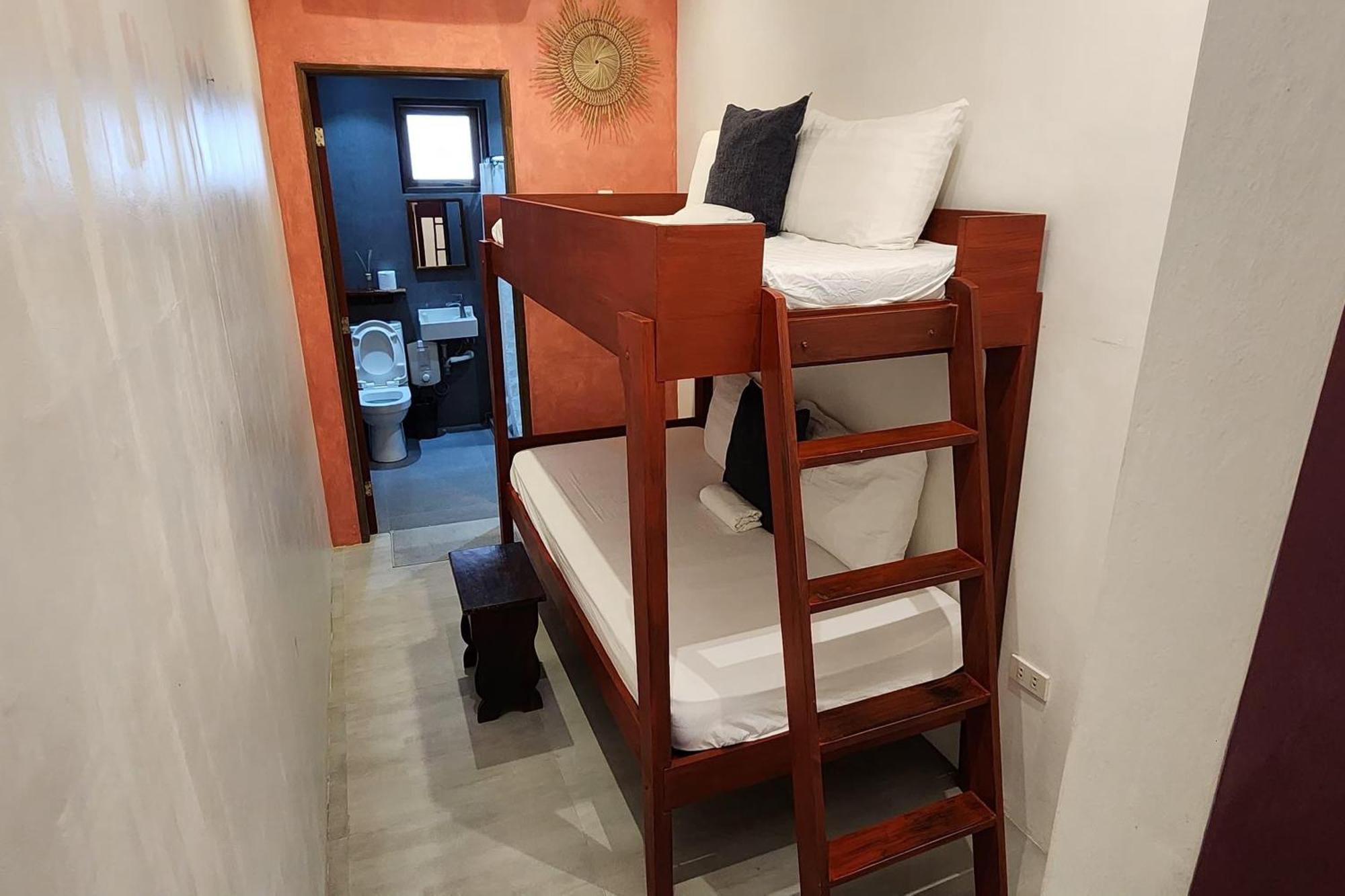 Sirom Beach House Tambobong Екстериор снимка