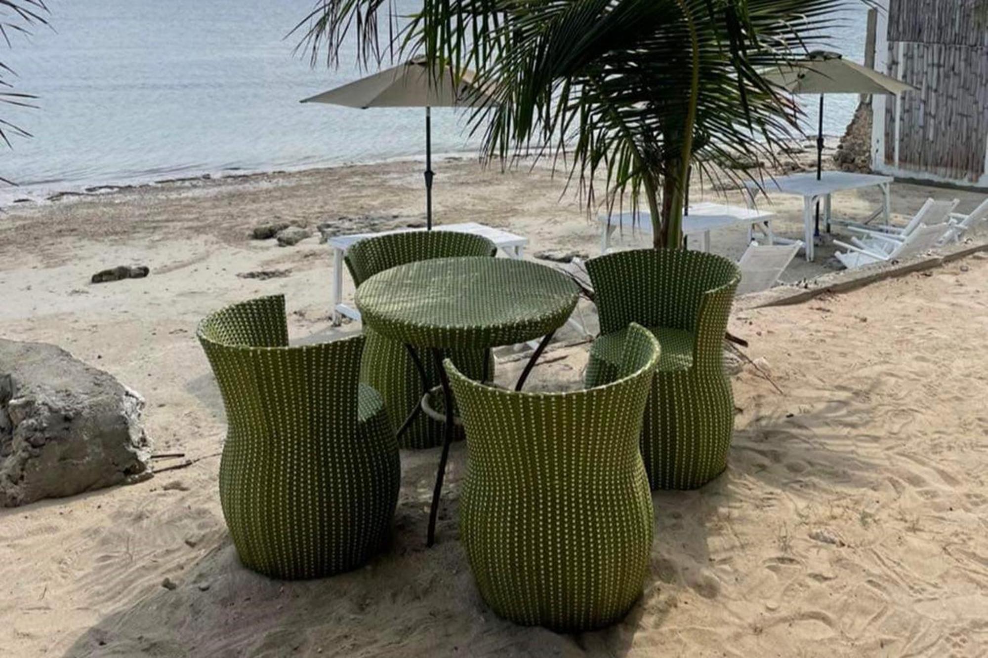 Sirom Beach House Tambobong Екстериор снимка